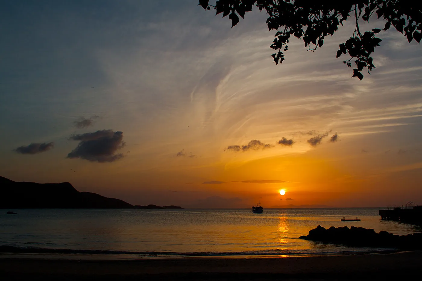 Isla de Margarita: Por Qué la Perla del Caribe Sigue Siendo el Destino Favorito de Venezuela